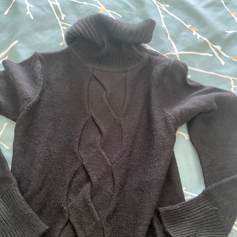 BRAND NEW 39th and madison turtleneck sweater